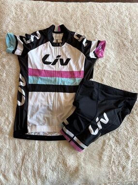 Liv cycling jersey & shorts small